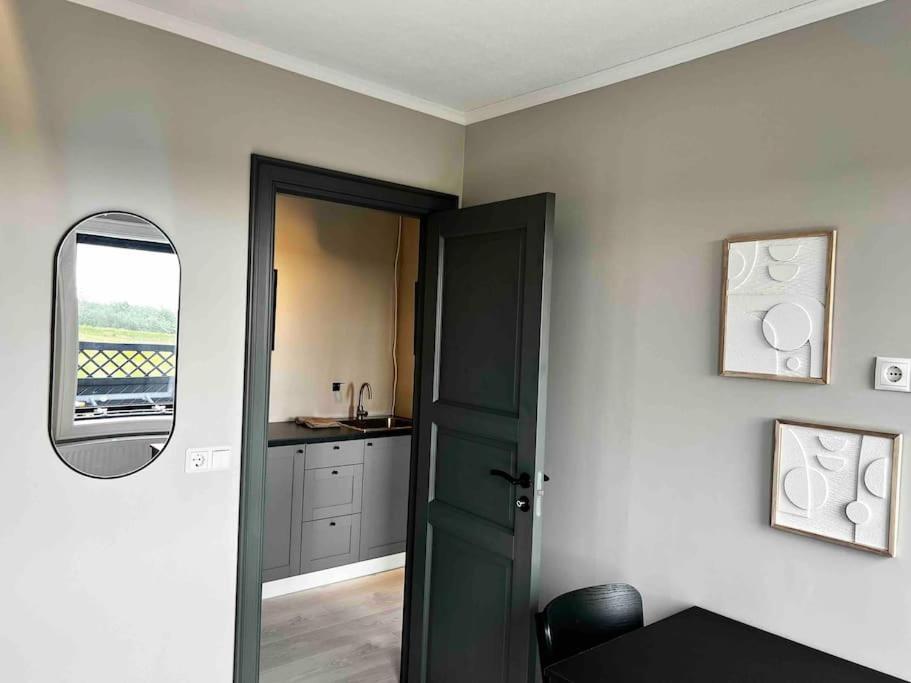 The Greyhouse "Small Apartment" Хофн Экстерьер фото
